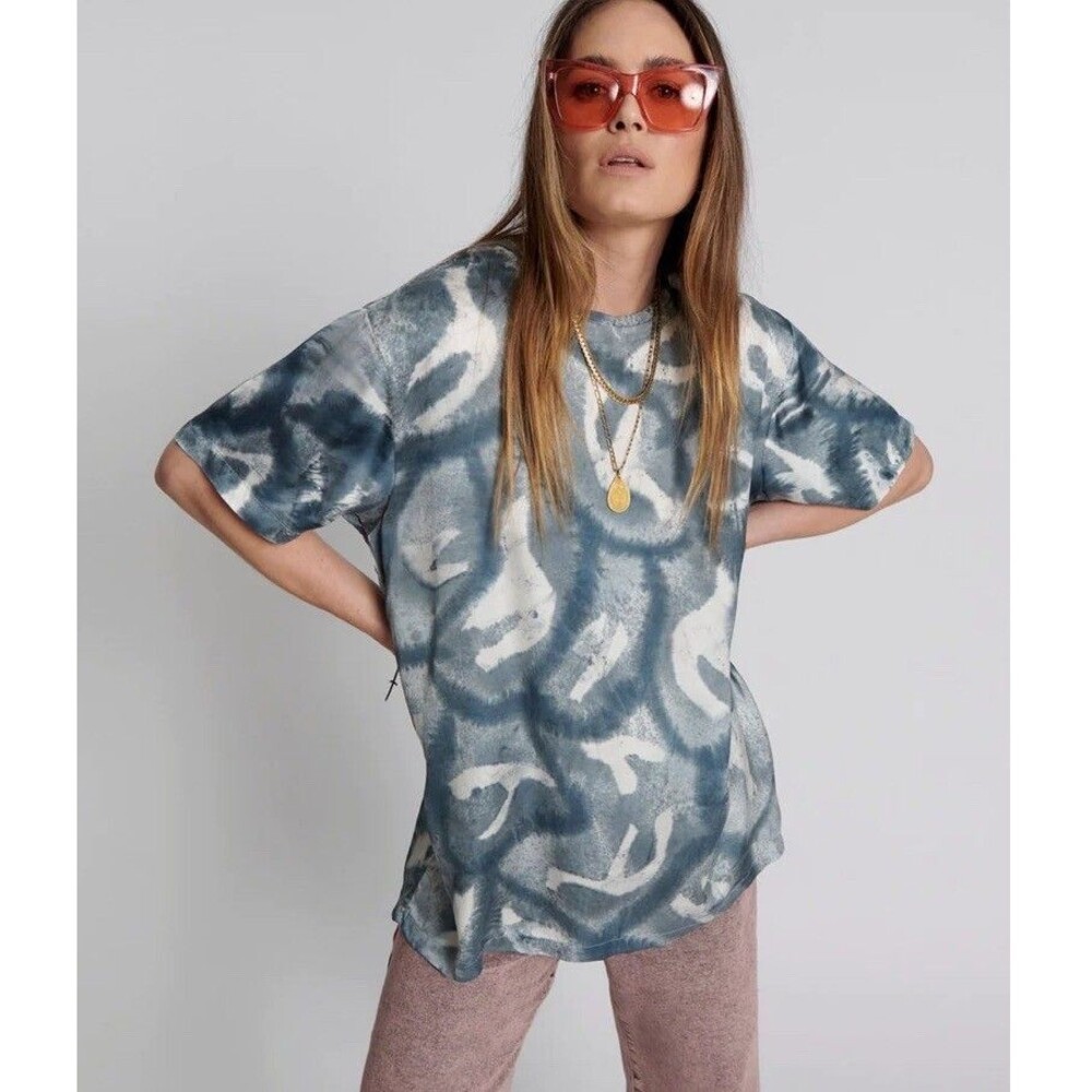 NWT One Teaspoon Reflection Hand Printed Satin Tee Size M NWT